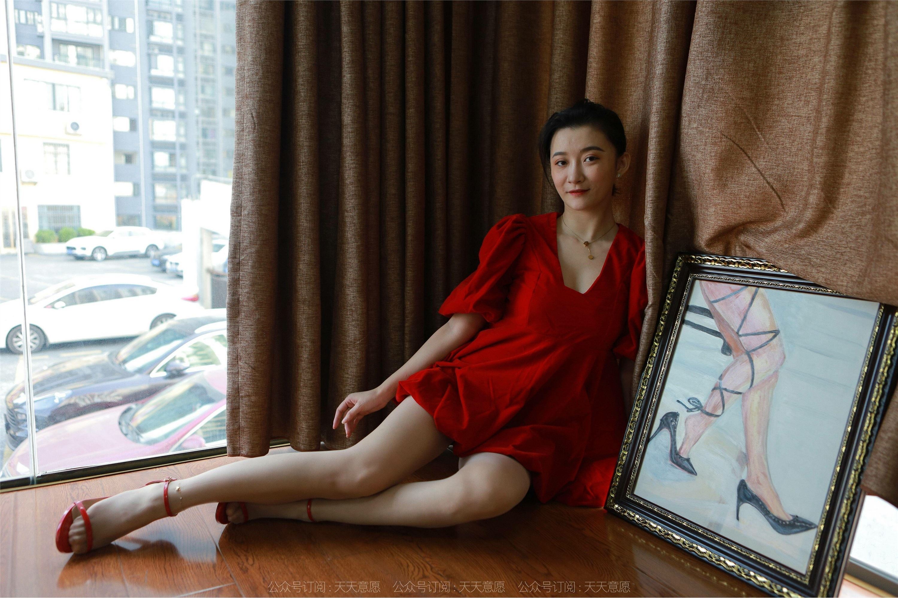 IESS异思趣向  2022.02.10 丝享家1001：秋秋《跨年夜性感红裙》